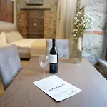 Monopati House