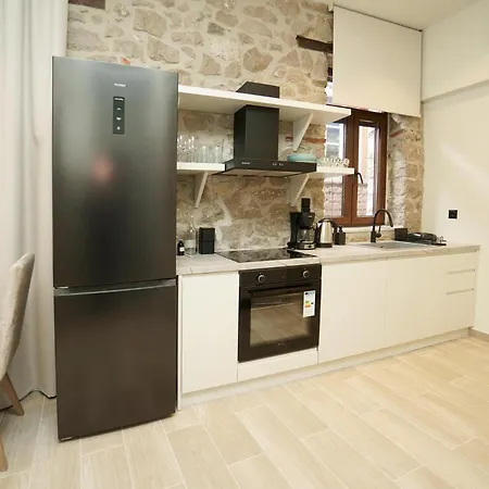 Апарт-отель Monopati House