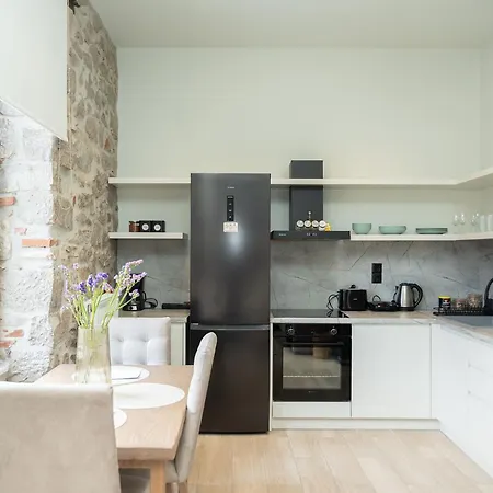Апарт-отель Monopati House