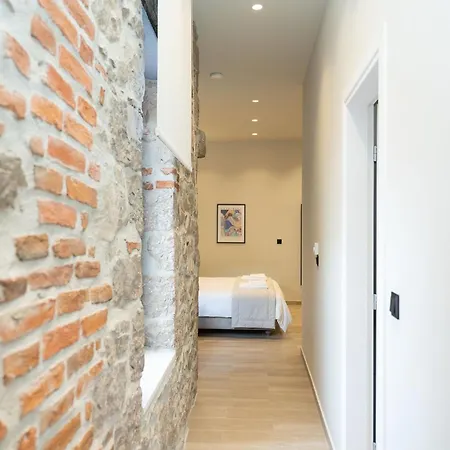 Monopati House מלון דירות 3*