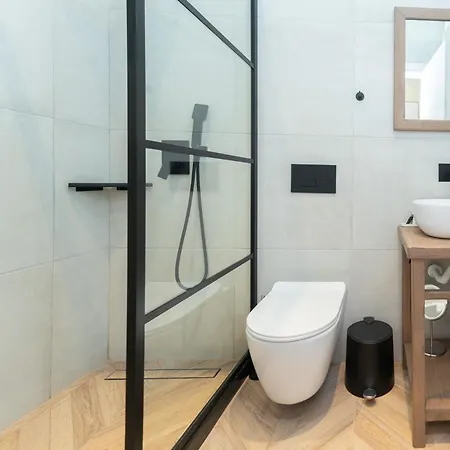 מלון דירות Monopati House 3*