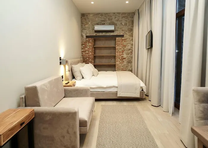 Aparthotel Monopati House 3*