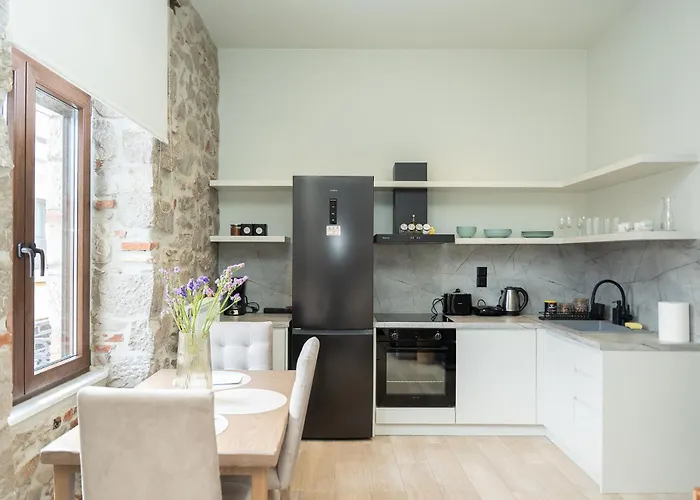 Aparthotel Monopati House