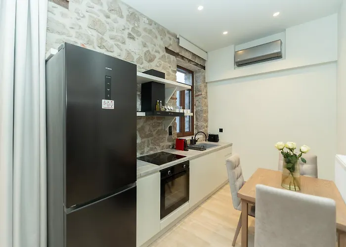 Monopati House Aparthotel 3*