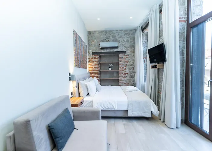 Monopati House Aparthotel 3*