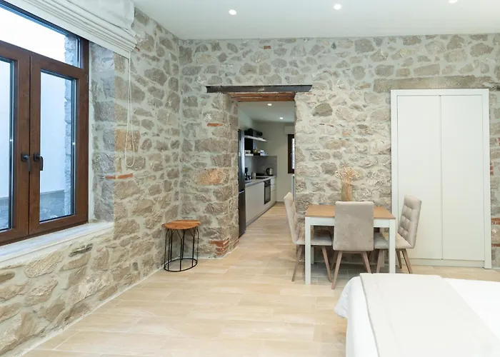 Monopati House Mouzaki